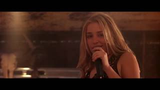 Violet Sings and Dances on the Bar Coyote Ugly 2000 [upl. by Amzaj753]