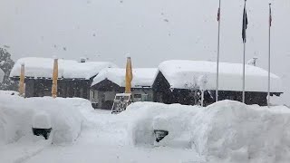 Les chutes de neige perturbent les Alpes [upl. by Peednama349]