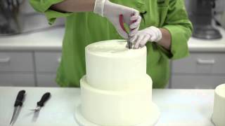 How To Disassemble And Cut A Wedding Cake [upl. by Ilrahc]